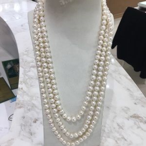 Brand new 3 strand fresh water pearl necklace.